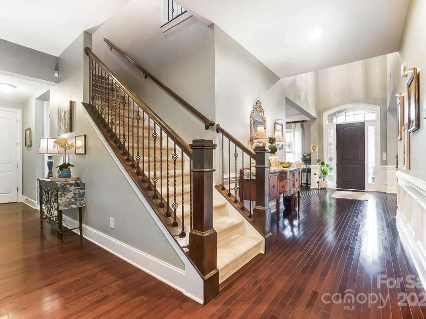 16515 Governors Club Court, Charlotte, NC 28278.  MLS# CAR4204352, YatesRealty ID 3263. 