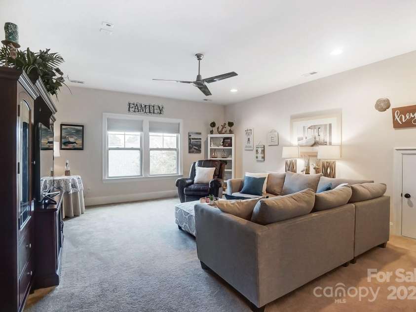 16515 Governors Club Court, Charlotte, NC 28278.  MLS# CAR4204352, YatesRealty ID 3263. 