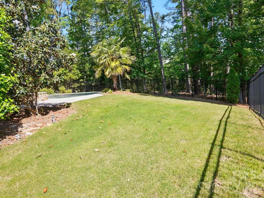 16515 Governors Club Court, Charlotte, NC 28278.  MLS# CAR4204352, YatesRealty ID 3263. 