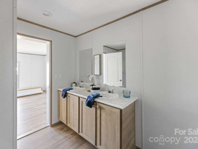 210 Sailwinds Road, Mooresville, NC 28115.  MLS# CAR4200289, YatesRealty ID 3263. 