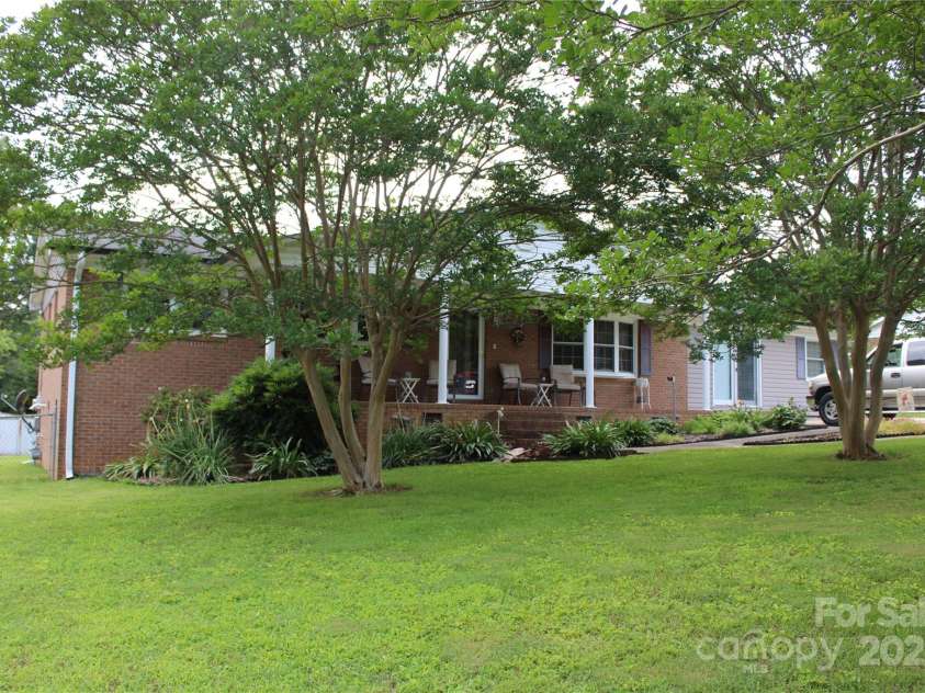116 Woodbark Lane, Kings Mountain, NC 28086.  MLS# CAR4268258, YatesRealty ID 32630. 