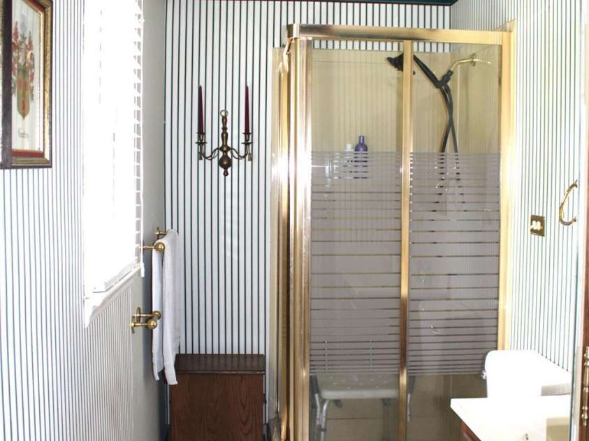 116 Woodbark Lane, Kings Mountain, NC 28086.  MLS# CAR4268258, YatesRealty ID 32630. Primary Bath