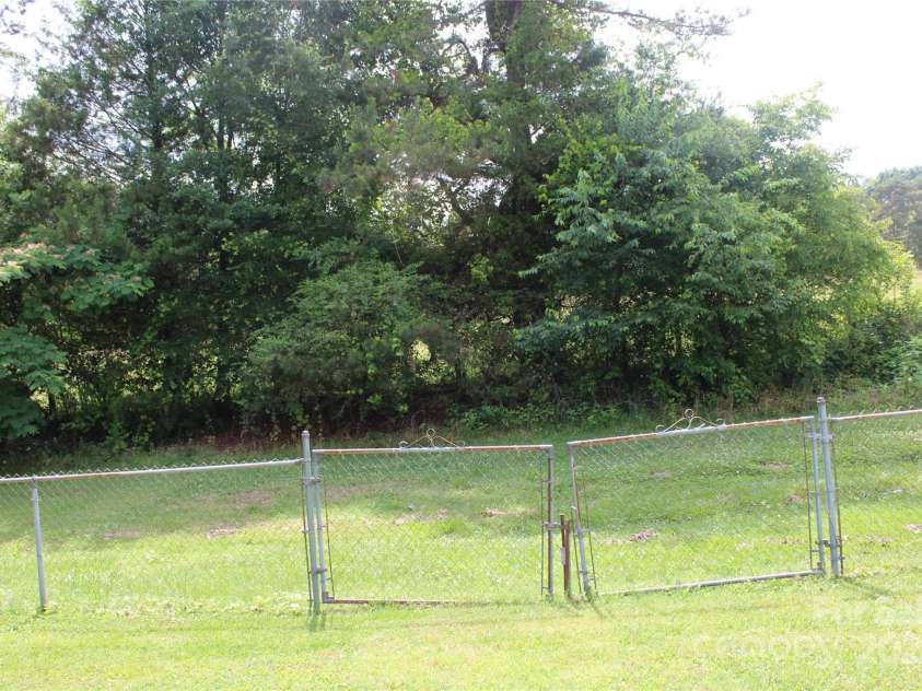 116 Woodbark Lane, Kings Mountain, NC 28086.  MLS# CAR4268258, YatesRealty ID 32630. Rear Fence at back of yard