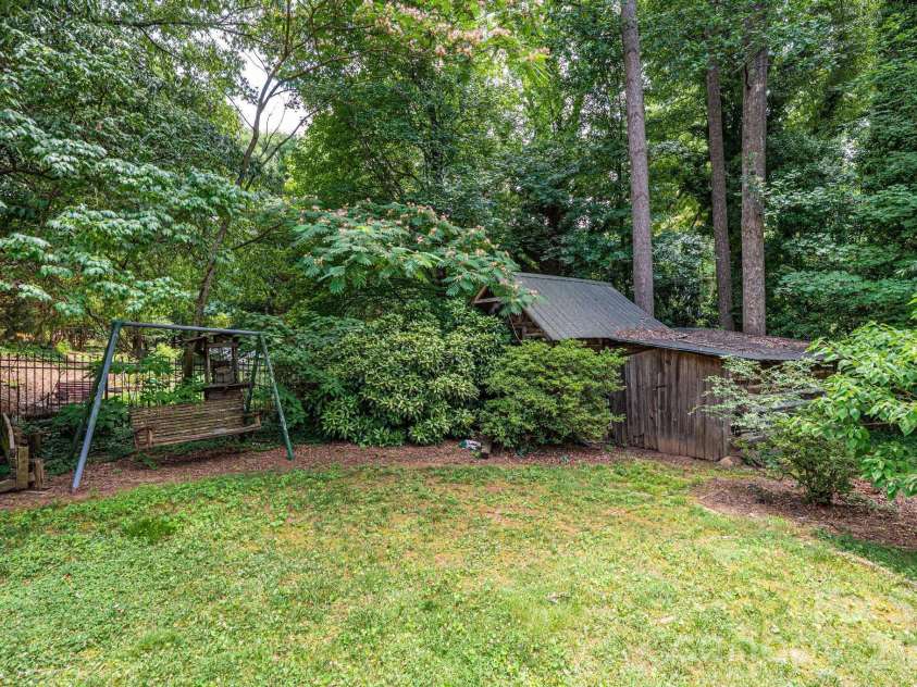 1807 5th Street, Hickory, NC 28601.  MLS# CAR4394751, YatesRealty ID 32630. 