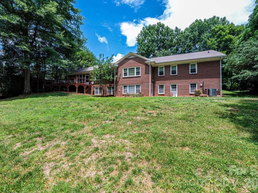 1807 5th Street, Hickory, NC 28601.  MLS# CAR4394751, YatesRealty ID 32630. 