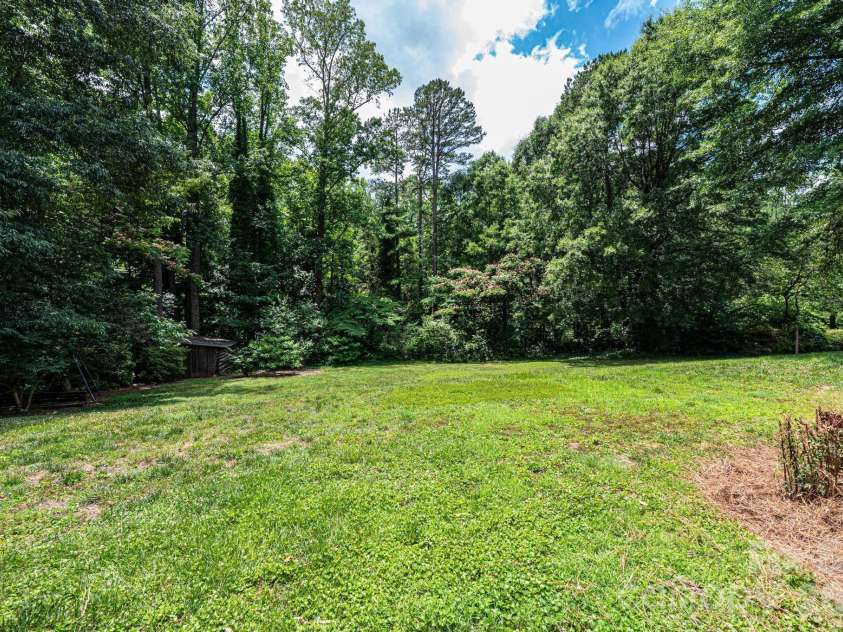 1807 5th Street, Hickory, NC 28601.  MLS# CAR4394751, YatesRealty ID 32630. 