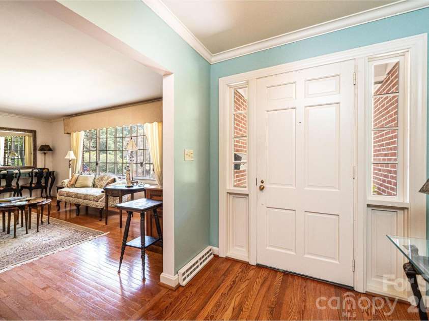 1807 5th Street, Hickory, NC 28601.  MLS# CAR4394751, YatesRealty ID 32630. 