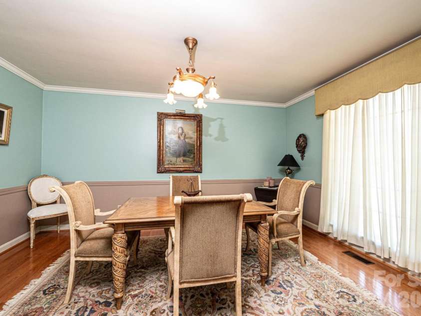 1807 5th Street, Hickory, NC 28601.  MLS# CAR4394751, YatesRealty ID 32630. 