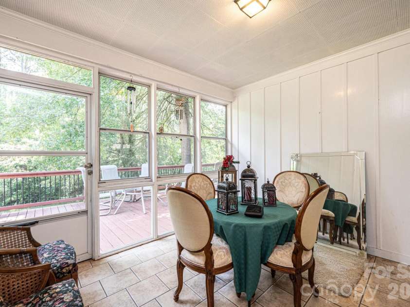 1807 5th Street, Hickory, NC 28601.  MLS# CAR4394751, YatesRealty ID 32630. 