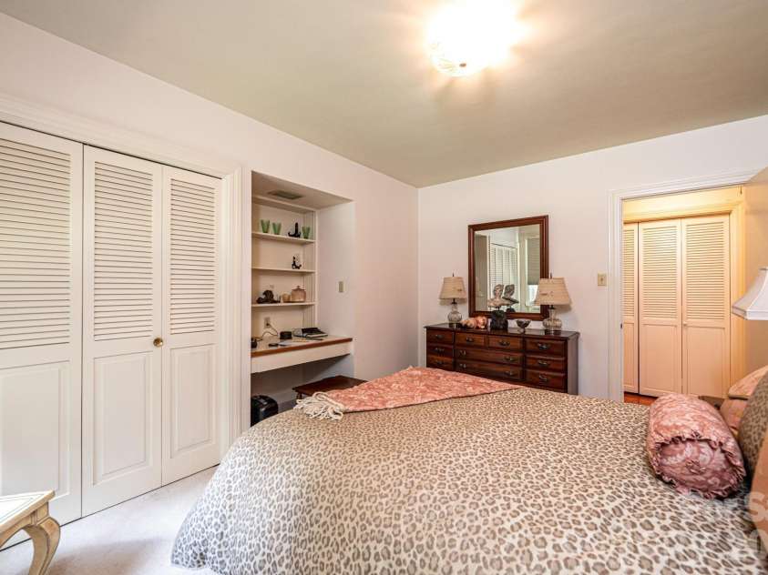 1807 5th Street, Hickory, NC 28601.  MLS# CAR4394751, YatesRealty ID 32630. 