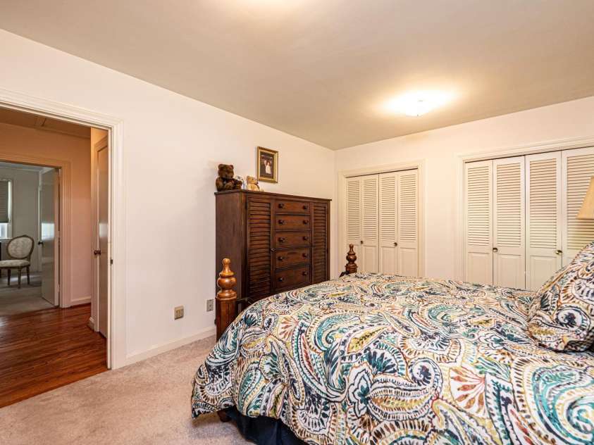 1807 5th Street, Hickory, NC 28601.  MLS# CAR4394751, YatesRealty ID 32630. 
