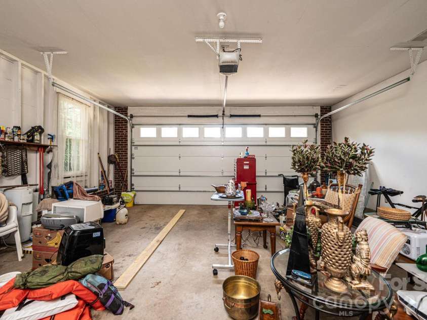 1807 5th Street, Hickory, NC 28601.  MLS# CAR4394751, YatesRealty ID 32630. 