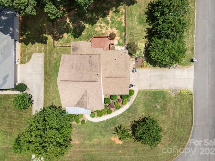 329 Squirrel Lane, Clover, SC 29710.  MLS# CAR4226346, YatesRealty ID 32631. 