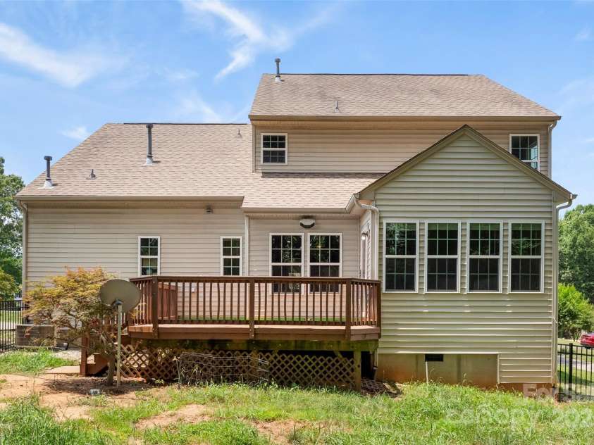 329 Squirrel Lane, Clover, SC 29710.  MLS# CAR4226346, YatesRealty ID 32631. 