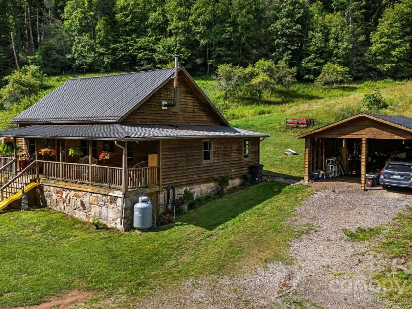 799 Fire Scald Road, Green Mountain, NC 28740.  MLS# CAR4226688, YatesRealty ID 32632. 