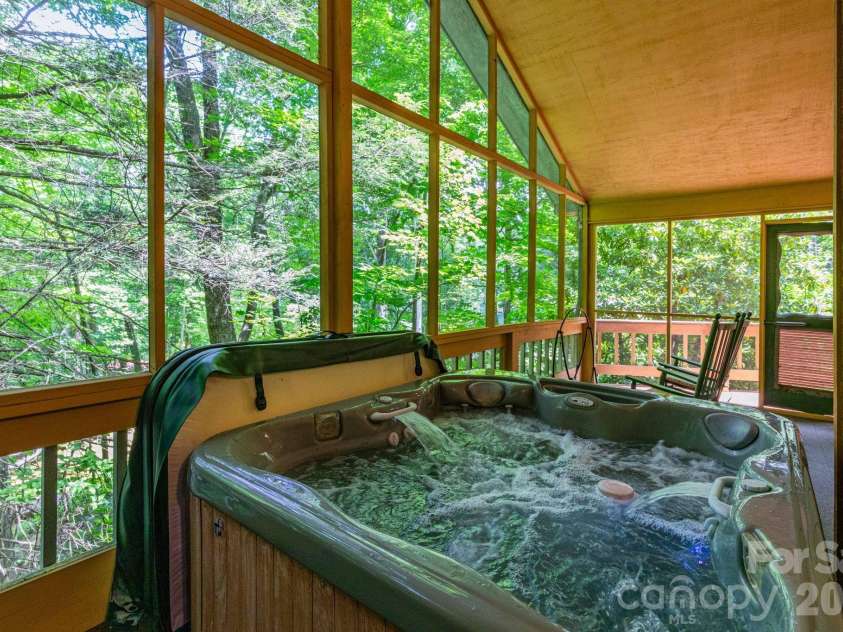 86 Mountain Road, Maggie Valley, NC 28751.  MLS# CAR4396107, YatesRealty ID 32632. 