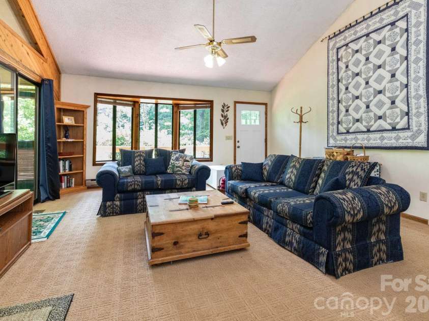 86 Mountain Road, Maggie Valley, NC 28751.  MLS# CAR4396107, YatesRealty ID 32632. 