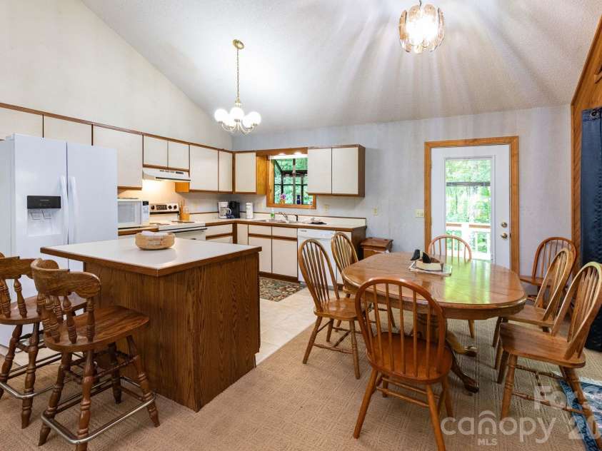 86 Mountain Road, Maggie Valley, NC 28751.  MLS# CAR4396107, YatesRealty ID 32632. 