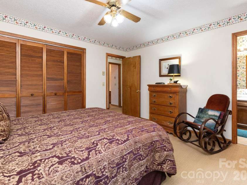 86 Mountain Road, Maggie Valley, NC 28751.  MLS# CAR4396107, YatesRealty ID 32632. 