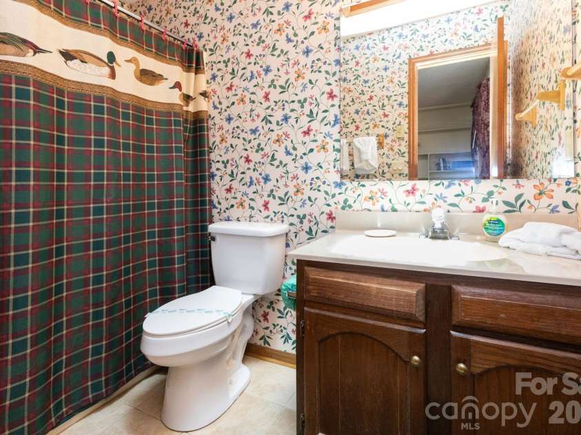 86 Mountain Road, Maggie Valley, NC 28751.  MLS# CAR4396107, YatesRealty ID 32632. 