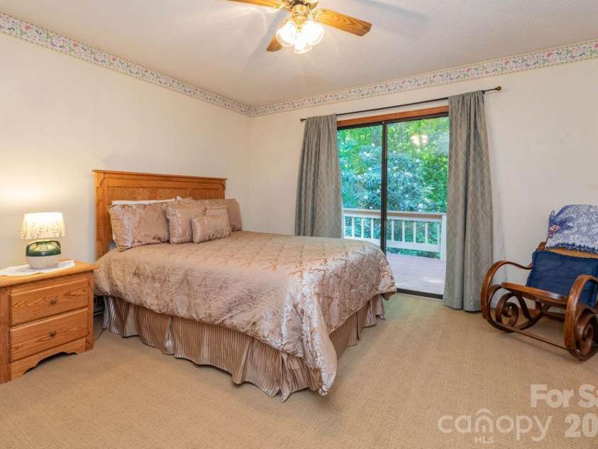 86 Mountain Road, Maggie Valley, NC 28751.  MLS# CAR4396107, YatesRealty ID 32632. 
