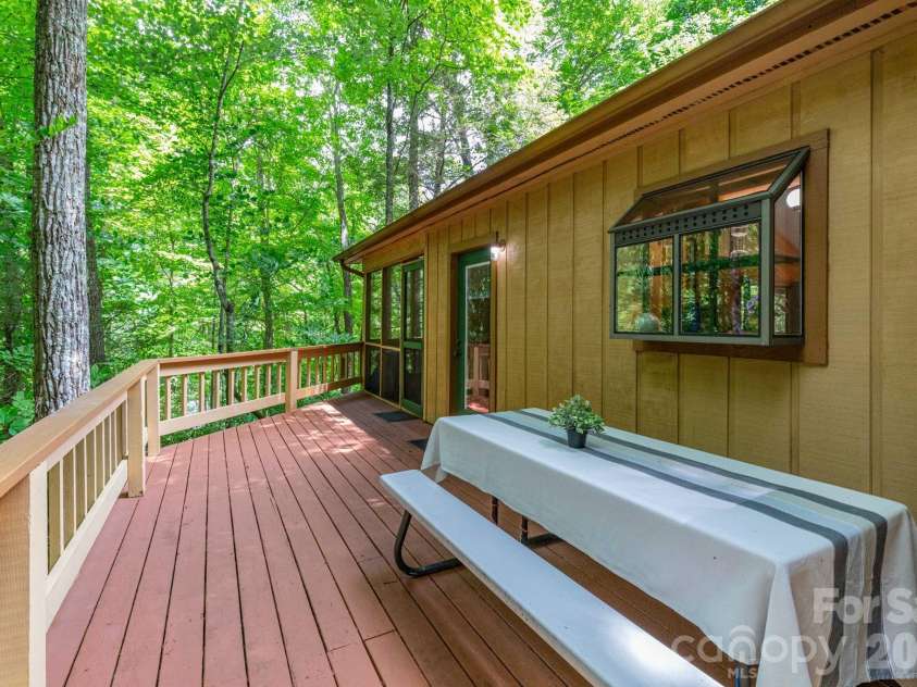 86 Mountain Road, Maggie Valley, NC 28751.  MLS# CAR4396107, YatesRealty ID 32632. 