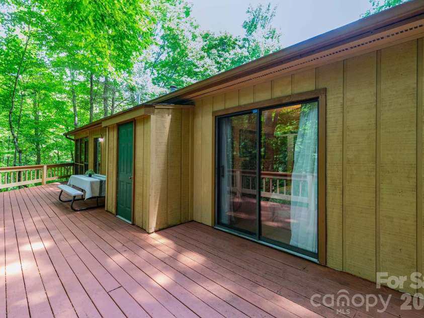 86 Mountain Road, Maggie Valley, NC 28751.  MLS# CAR4396107, YatesRealty ID 32632. 