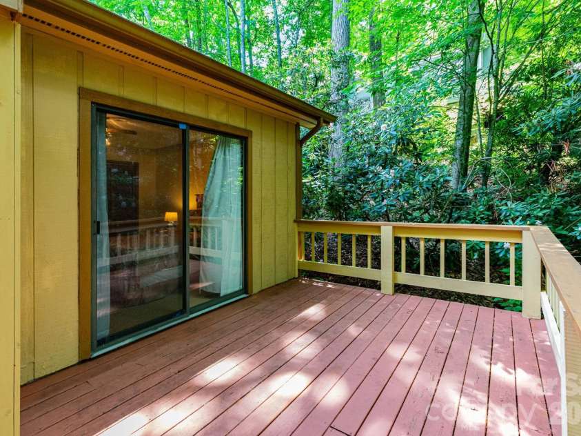 86 Mountain Road, Maggie Valley, NC 28751.  MLS# CAR4396107, YatesRealty ID 32632. 