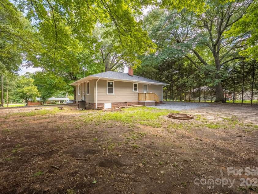 146 Staton Road, Gastonia, NC 28056.  MLS# CAR4286711, YatesRealty ID 32633. 