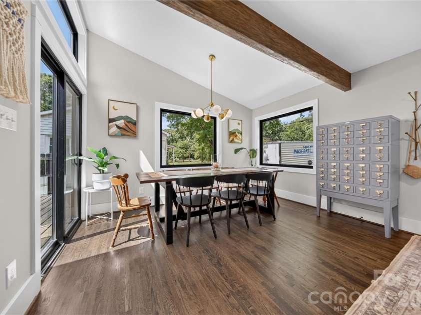 1721 Merry Oaks Road, Charlotte, NC 28205.  MLS# CAR4393637, YatesRealty ID 32633. Dining Space