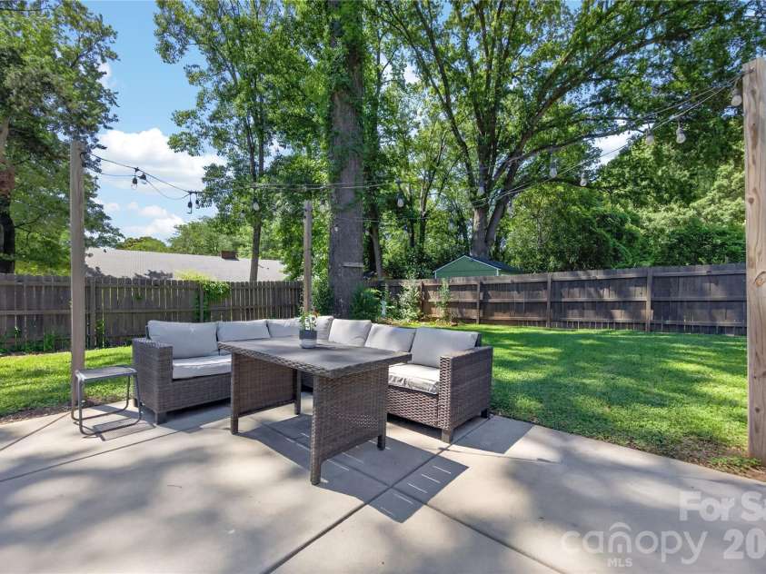1721 Merry Oaks Road, Charlotte, NC 28205.  MLS# CAR4393637, YatesRealty ID 32633. Expanded Patio