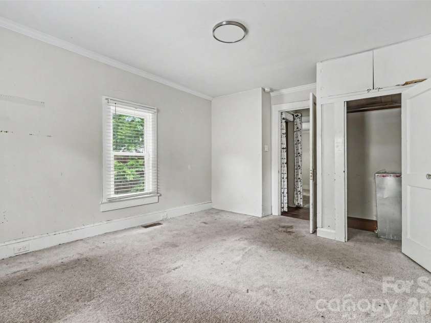80 Kerr Street, Concord, NC 28025.  MLS# CAR4391109, YatesRealty ID 32634. 
