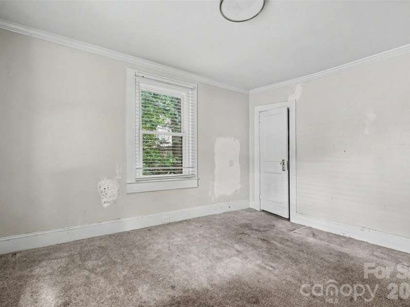 80 Kerr Street, Concord, NC 28025.  MLS# CAR4391109, YatesRealty ID 32634. 