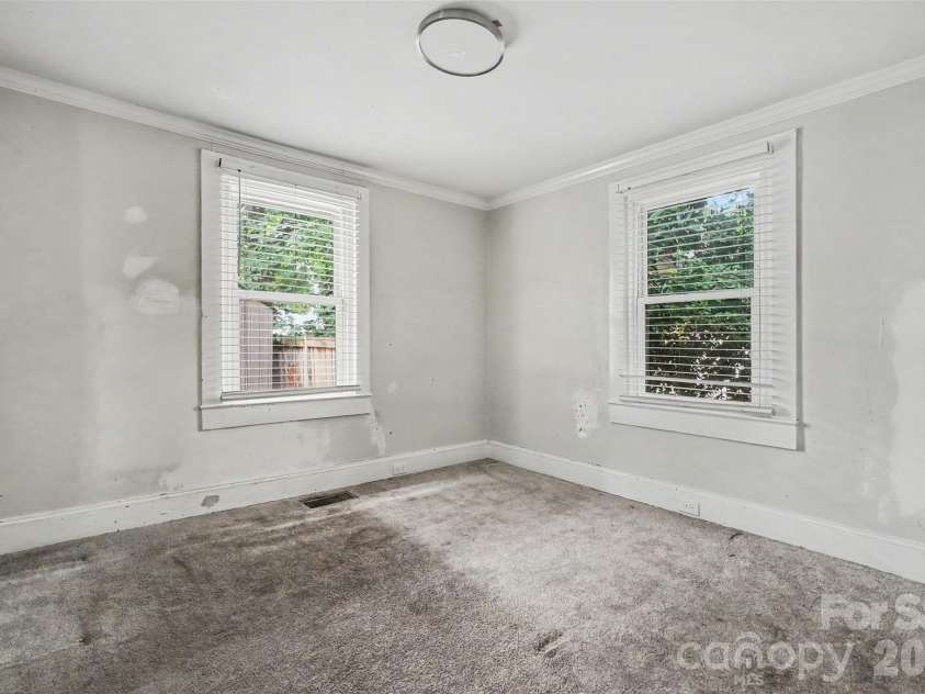 80 Kerr Street, Concord, NC 28025.  MLS# CAR4391109, YatesRealty ID 32634. 