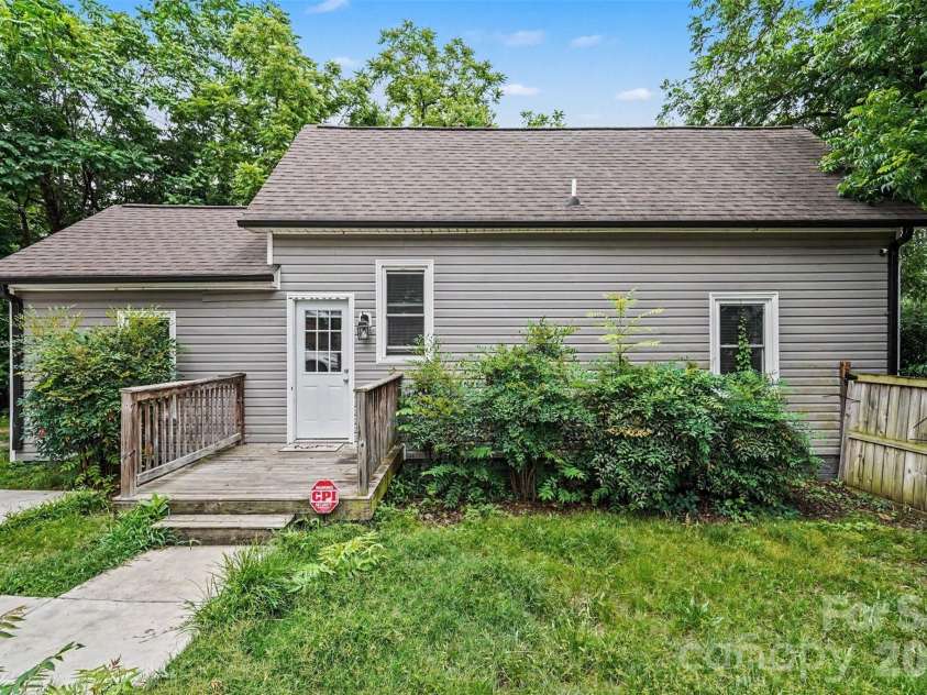 80 Kerr Street, Concord, NC 28025.  MLS# CAR4391109, YatesRealty ID 32634. 