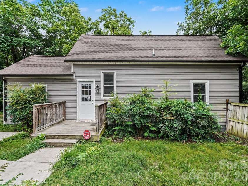 80 Kerr Street, Concord, NC 28025.  MLS# CAR4391109, YatesRealty ID 32634. 