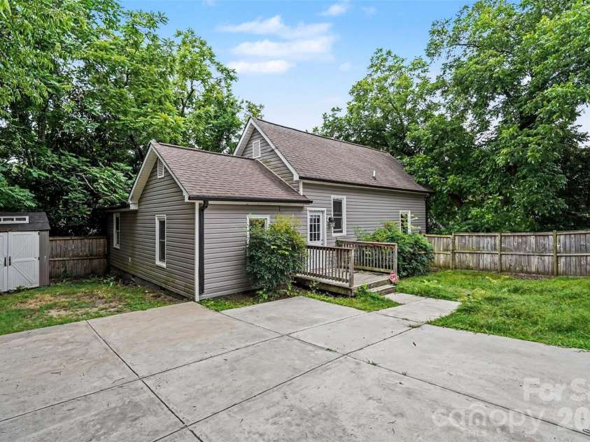 80 Kerr Street, Concord, NC 28025.  MLS# CAR4391109, YatesRealty ID 32634. 