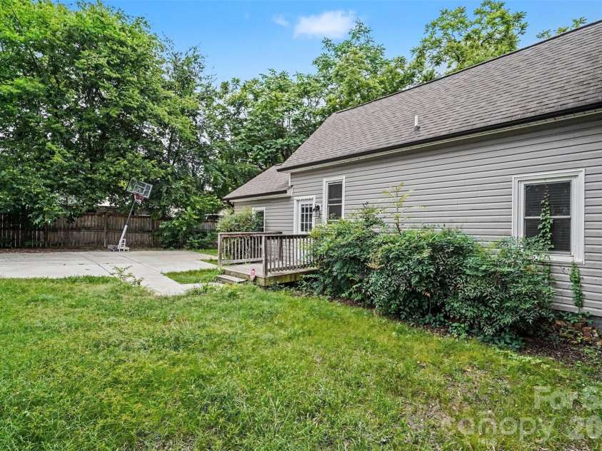 80 Kerr Street, Concord, NC 28025.  MLS# CAR4391109, YatesRealty ID 32634. 