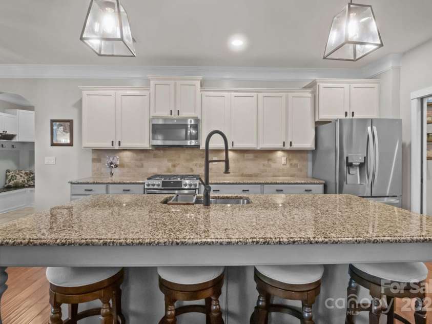 9325 Rayneridge Drive, Huntersville, NC 28078.  MLS# CAR4287880, YatesRealty ID 32634. 