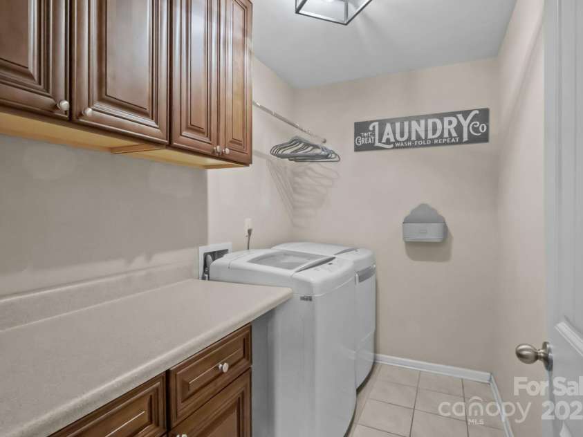9325 Rayneridge Drive, Huntersville, NC 28078.  MLS# CAR4287880, YatesRealty ID 32634. 