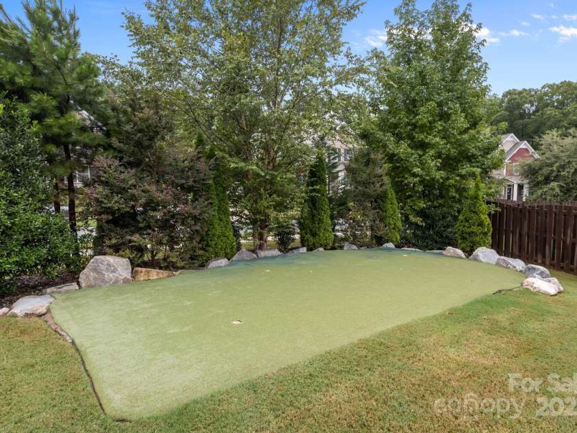 9325 Rayneridge Drive, Huntersville, NC 28078.  MLS# CAR4287880, YatesRealty ID 32634. 