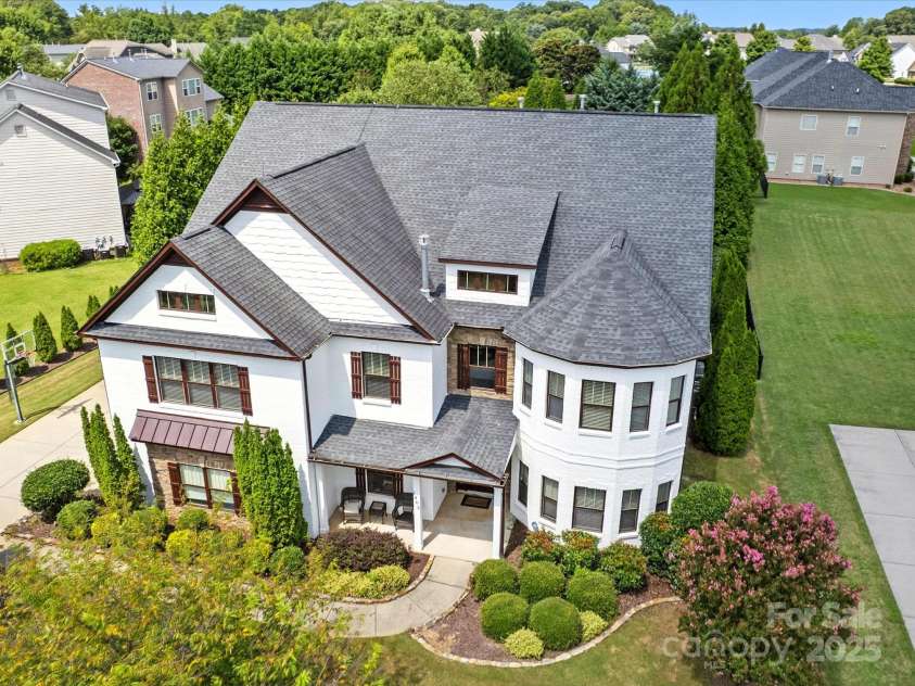 1402 Wynhurst Drive, Waxhaw, NC 28173.  MLS# CAR4290603, YatesRealty ID 32635. Elegant 3-story home!