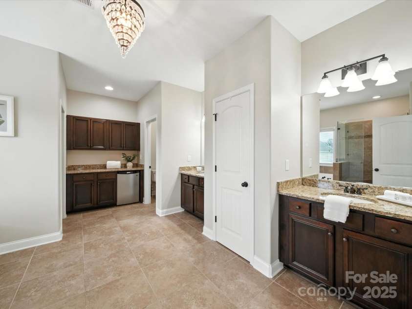 1402 Wynhurst Drive, Waxhaw, NC 28173.  MLS# CAR4290603, YatesRealty ID 32635. Primary bathroom retreat!