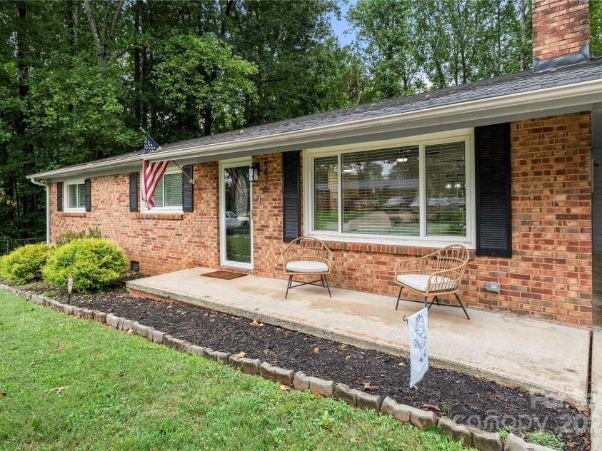 4416 Dawnwood Drive, Gastonia, NC 28056.  MLS# CAR4289964, YatesRealty ID 32637. 