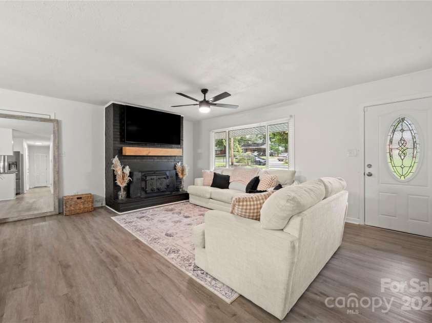 4416 Dawnwood Drive, Gastonia, NC 28056.  MLS# CAR4289964, YatesRealty ID 32637. 