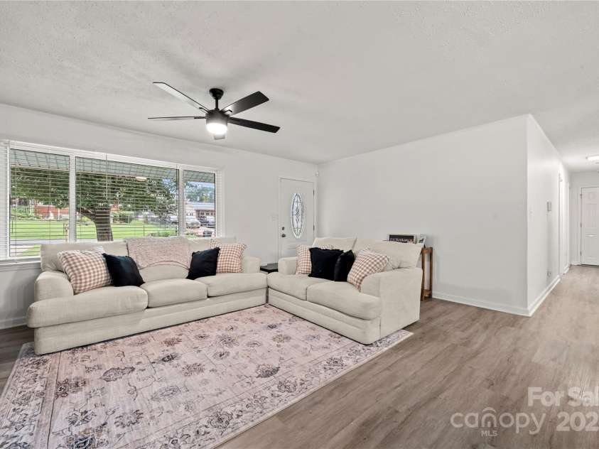 4416 Dawnwood Drive, Gastonia, NC 28056.  MLS# CAR4289964, YatesRealty ID 32637. 