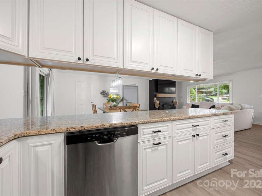 4416 Dawnwood Drive, Gastonia, NC 28056.  MLS# CAR4289964, YatesRealty ID 32637. 