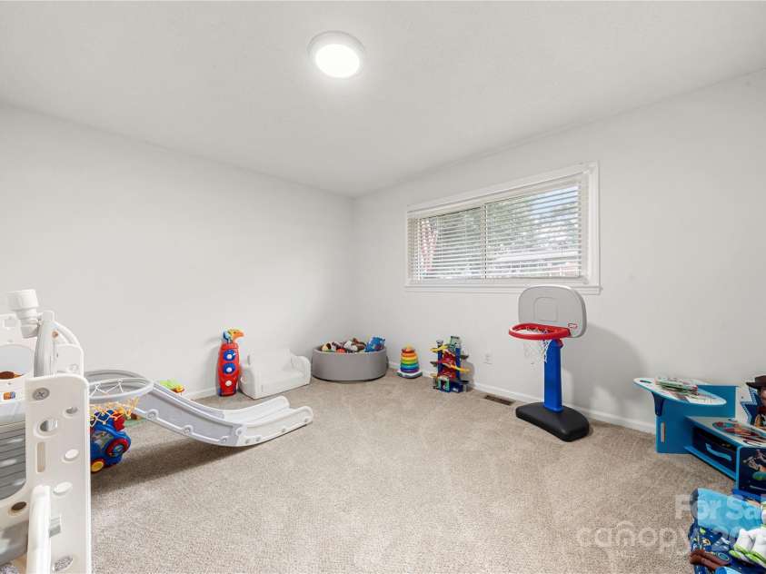 4416 Dawnwood Drive, Gastonia, NC 28056.  MLS# CAR4289964, YatesRealty ID 32637. 
