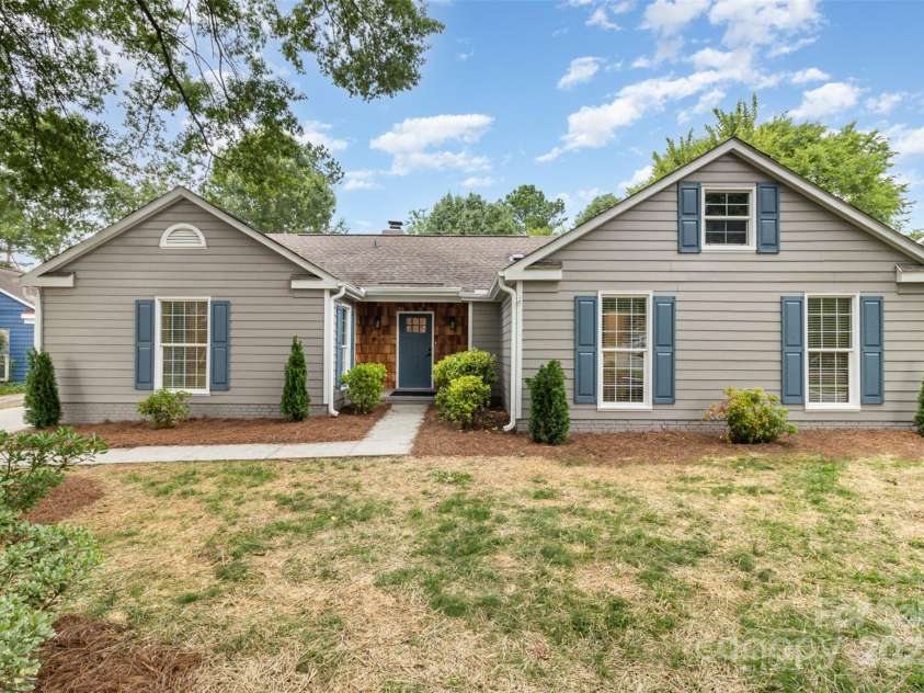 5234 Bellflower Lane, Charlotte, NC 28227.  MLS# CAR4275982, YatesRealty ID 32639. 