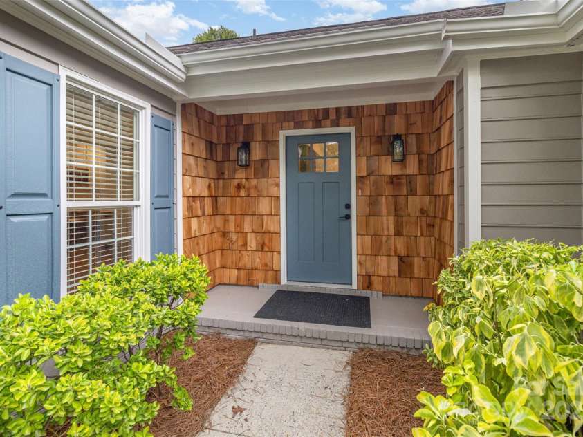 5234 Bellflower Lane, Charlotte, NC 28227.  MLS# CAR4275982, YatesRealty ID 32639. 